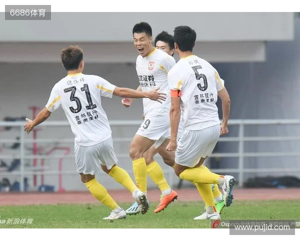 老兵不死!37岁谭龙中国顶级联赛出场200场,其中亚泰193场进87球 老兵不死!37岁谭龙中国顶级联赛出场200场,其中亚泰193场进87球