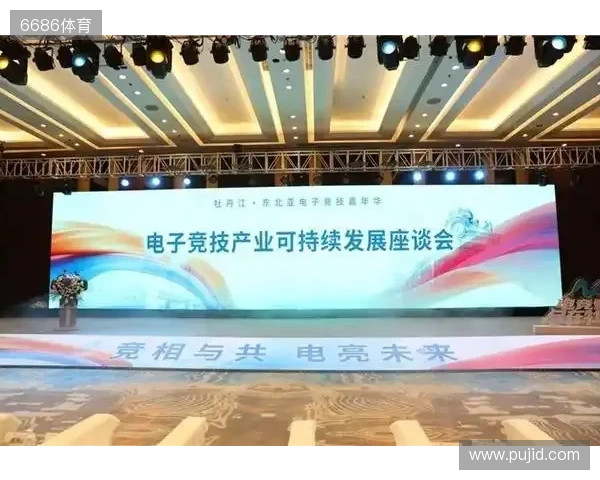 😅南京队滕帅的苏超金靴奖杯，已经被自己的儿子弄坏