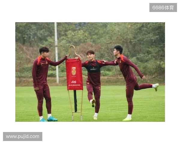 邵佳一探班U22国足重逢老友 9人归来鲁沪新星伤退