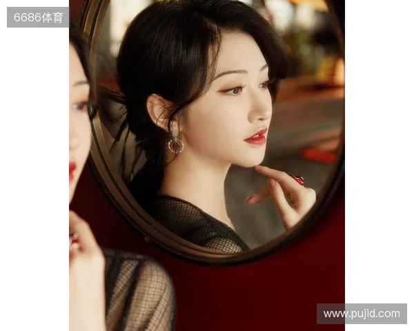 荷媒:利物浦有意阿尔克马尔新星斯密特,斯洛特对其很欣赏